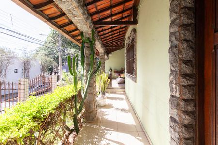 Casa à venda com 360m², 5 quartos e 2 vagasVaranda