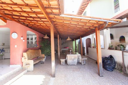 Casa à venda com 360m², 5 quartos e 2 vagasEspaço Gourmet