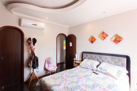 Casa à venda com 360m², 5 quartos e 2 vagasSuíte