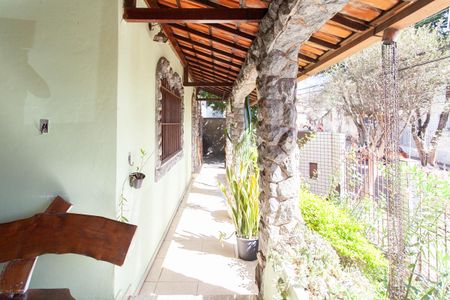 Casa à venda com 360m², 5 quartos e 2 vagasVaranda