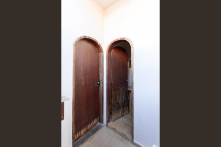 Casa à venda com 360m², 5 quartos e 2 vagasQuarto e banheiro de Serviço