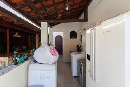 Casa à venda com 360m², 5 quartos e 2 vagasÁrea de Serviço