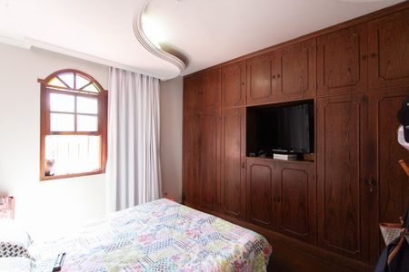 Casa à venda com 360m², 5 quartos e 2 vagasSuíte