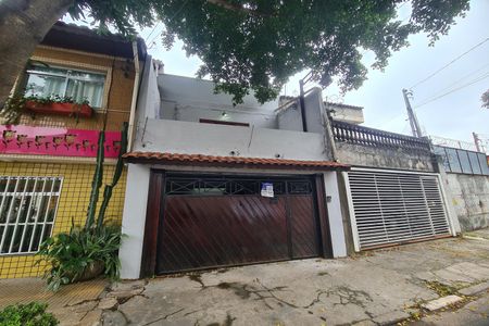 Casa à venda com 107m², 2 quartos e 2 vagasFachada