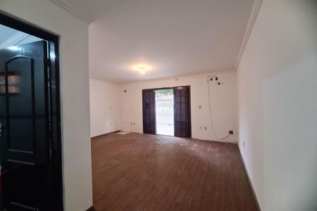 Casa à venda com 107m², 2 quartos e 2 vagasSuite
