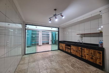 Casa à venda com 107m², 2 quartos e 2 vagasCozinha