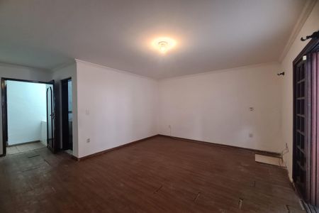 Casa à venda com 107m², 2 quartos e 2 vagasSuite