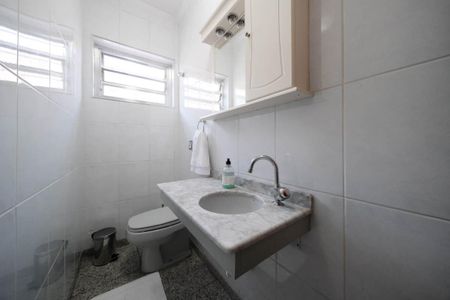 Casa à venda com 160m², 3 quartos e 2 vagasLavabo