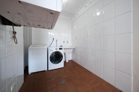 Casa à venda com 160m², 3 quartos e 2 vagasÁrea de Serviço