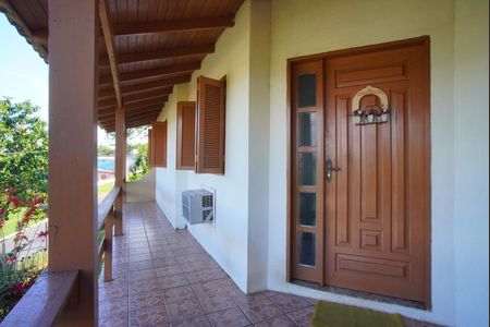 Varanda de casa à venda com 4 quartos, 190m² em Jardim Carvalho, Porto Alegre