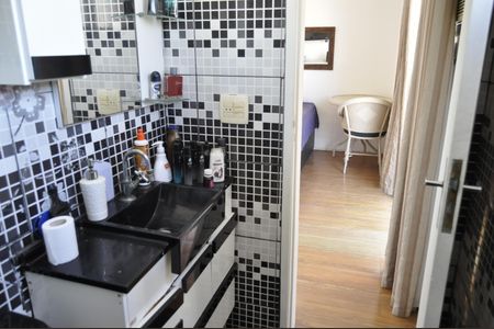 Apartamento à venda com 82m², 2 quartos e 1 vagaBanheiro 