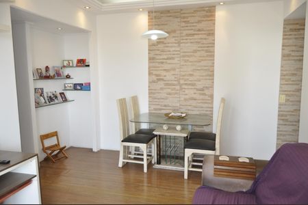 Apartamento à venda com 82m², 2 quartos e 1 vagaSala