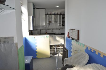 Apartamento à venda com 82m², 2 quartos e 1 vagaÁrea de Serviço