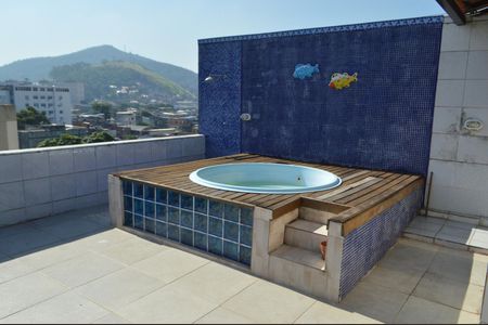 Apartamento à venda com 120m², 2 quartos e 2 vagas Apartamento à venda com 120m², 2 quartos e 2 vagasTerraço