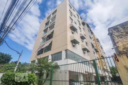 Apartamento à venda com 120m², 2 quartos e 2 vagas Apartamento à venda com 120m², 2 quartos e 2 vagasFachada