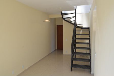 Apartamento à venda com 120m², 2 quartos e 2 vagas Apartamento à venda com 120m², 2 quartos e 2 vagasSala