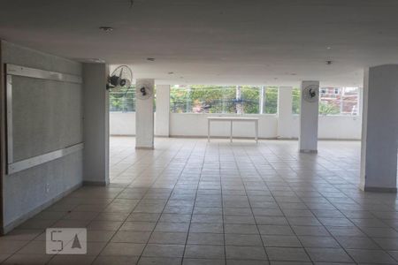 Apartamento à venda com 120m², 2 quartos e 2 vagas Apartamento à venda com 120m², 2 quartos e 2 vagasÁrea comum - Salão de festas