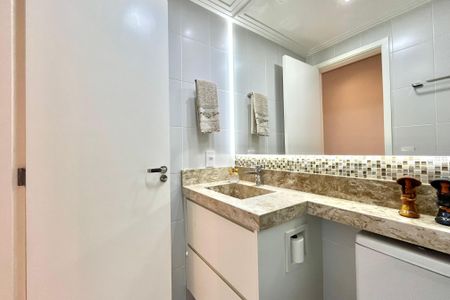 Apartamento à venda com 76m², 2 quartos e 2 vagas Apartamento à venda com 76m², 2 quartos e 2 vagasBanheiro Corredor