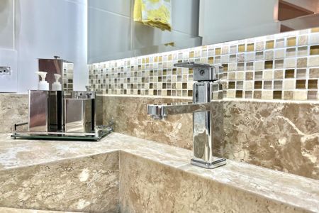 Apartamento à venda com 76m², 2 quartos e 2 vagas Apartamento à venda com 76m², 2 quartos e 2 vagasBanheiro da Suíte