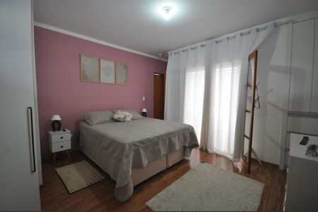 Casa à venda com 150m², 3 quartos e 2 vagasSuíte 1