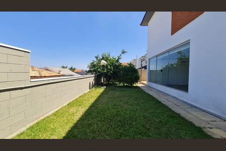 Casa de condomínio à venda com 620m², 4 quartos e 4 vagas