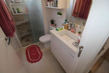 Apartamento à venda com 60m², 2 quartos e 2 vagasBanheiro Social