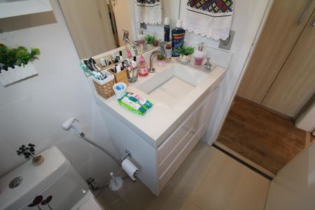 Apartamento à venda com 60m², 2 quartos e 2 vagasBanheiro Social