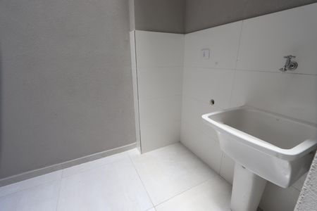 Casa à venda com 90m², 3 quartos e 2 vagasLavanderia