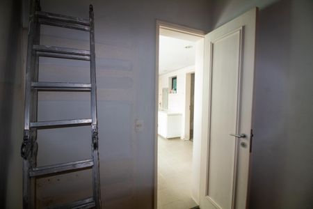 Apartamento à venda com 249m², 4 quartos e 4 vagas Apartamento à venda com 249m², 4 quartos e 4 vagasQuarto de Serviço 1