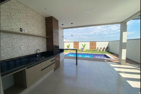 Casa de condomínio à venda com 282m², 4 quartos e 4 vagas Casa de condomínio à venda com 282m², 4 quartos e 4 vagasFoto 01