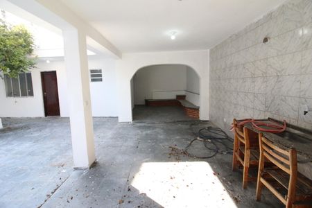 Casa à venda com 300m², 2 quartos e 5 vagasChurrasqueira