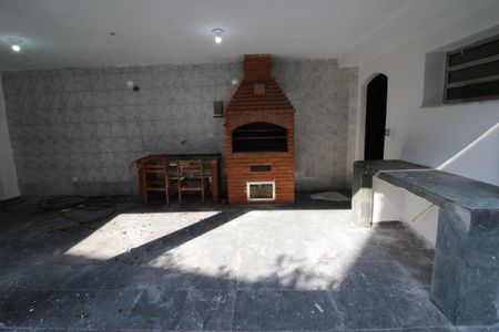 Casa à venda com 300m², 2 quartos e 5 vagasChurrasqueira