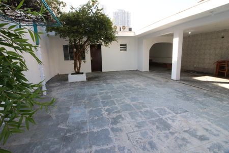 Casa à venda com 300m², 2 quartos e 5 vagasQuintal