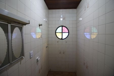 Casa à venda com 300m², 2 quartos e 5 vagasBanheiro