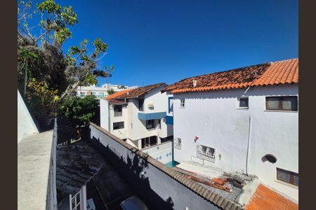 Casa de condomínio à venda com 146m², 3 quartos e 1 vagaVista