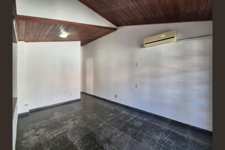 Casa de condomínio à venda com 146m², 3 quartos e 1 vagaSuite 3
