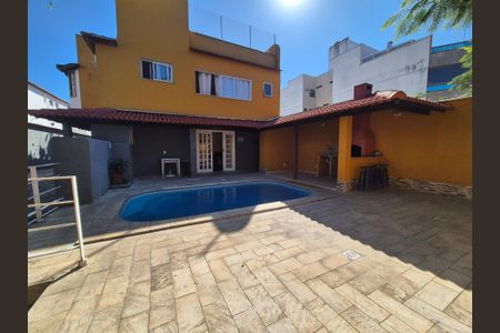 Casa de condomínio à venda com 146m², 3 quartos e 1 vagaÁrea comum