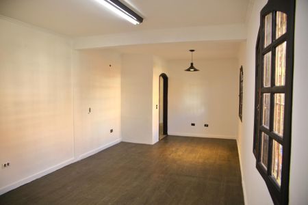 Casa à venda com 150m², 2 quartos e 2 vagasSuíte