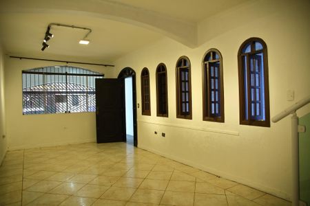 Casa à venda com 150m², 2 quartos e 2 vagasSala