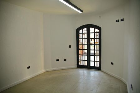 Casa à venda com 150m², 2 quartos e 2 vagasSala