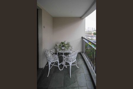 Apartamento à venda com 90m², 3 quartos e 2 vagas Apartamento à venda com 90m², 3 quartos e 2 vagasVaranda