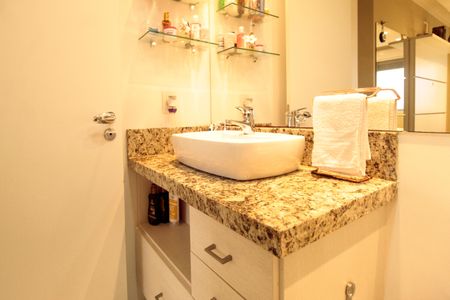 Apartamento para alugar com 56m², 2 quartos e 1 vaga Apartamento para alugar com 56m², 2 quartos e 1 vagaBanheiro da Suíte