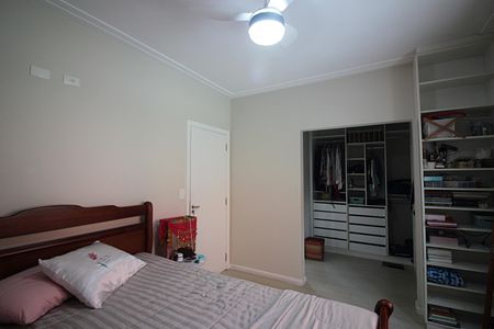 Casa à venda com 200m², 3 quartos e 2 vagasQuarto 1 - Suíte