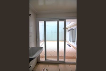 Casa à venda com 200m², 3 quartos e 2 vagasÁrea de Serviço