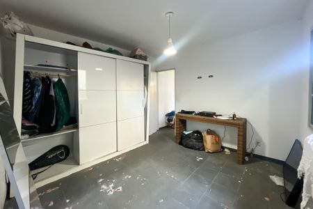 Casa à venda com 230m², 5 quartos e 3 vagas Casa à venda com 230m², 5 quartos e 3 vagasQuarto 4