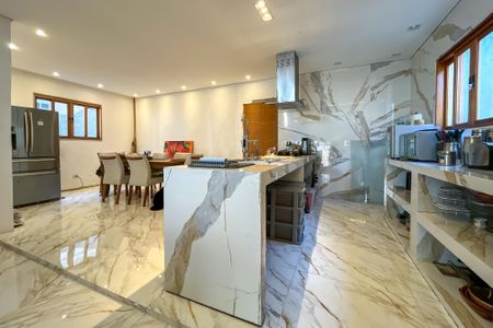 Casa à venda com 230m², 5 quartos e 3 vagas Casa à venda com 230m², 5 quartos e 3 vagasCozinha 1