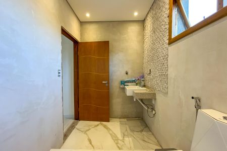 Casa à venda com 230m², 5 quartos e 3 vagas Casa à venda com 230m², 5 quartos e 3 vagasBanheiro 1