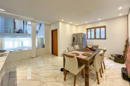 Casa à venda com 230m², 5 quartos e 3 vagas Casa à venda com 230m², 5 quartos e 3 vagasCozinha 1