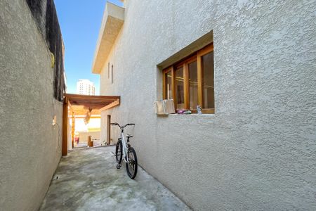 Casa à venda com 230m², 5 quartos e 3 vagas Casa à venda com 230m², 5 quartos e 3 vagasQuintal
