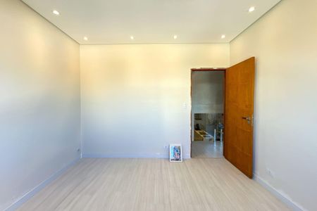 Casa à venda com 230m², 5 quartos e 3 vagas Casa à venda com 230m², 5 quartos e 3 vagasQuarto 2